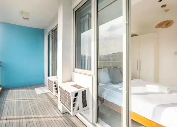 Sabrina'scrib 2br By Azure Residences Near International Airport *