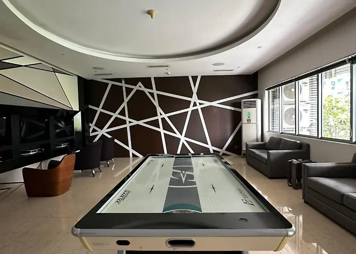 Sabrina'scrib 2br By Azure Residences Near International Airport